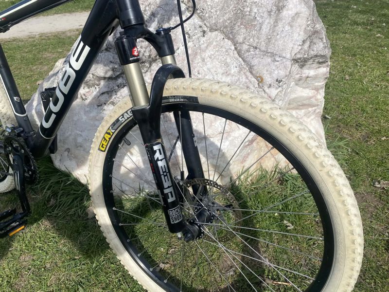 CUBE Acid 26" nutná výměna brzd