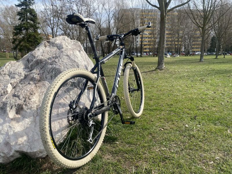 CUBE Acid 26" nutná výměna brzd