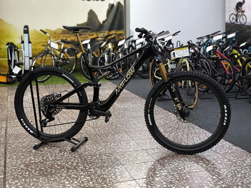 !NOVÝ! SKLADEM! Amflow PL Carbon Pro - DJI Avinox, 800Wh baterie, velikost XL