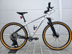 Horské kolo Lee Cougan Revenge 29″ velikost M / Magura / vzduchová vidlice Manitou / Shimano Deore