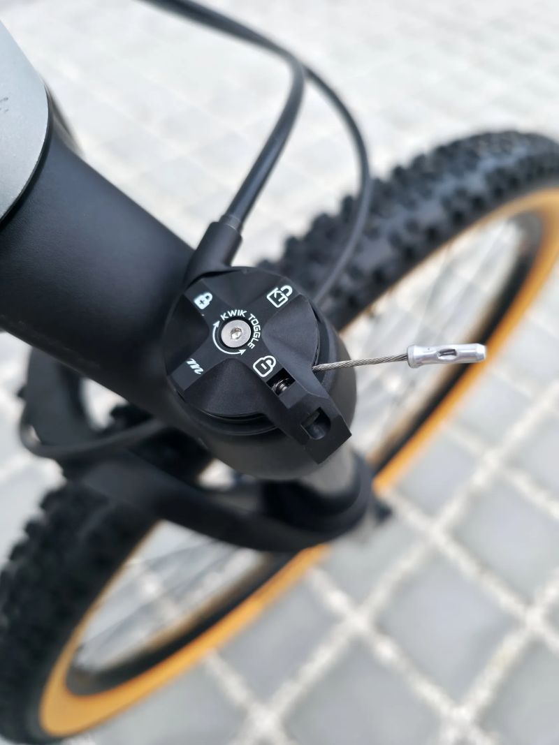 Horské kolo Lee Cougan Revenge 29″ velikost M / Magura / vzduchová vidlice Manitou / Shimano Deore