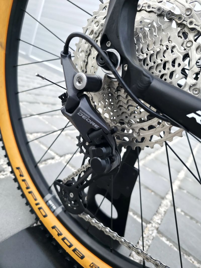 Horské kolo Lee Cougan Revenge 29″ velikost M / Magura / vzduchová vidlice Manitou / Shimano Deore