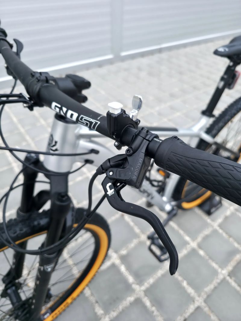 Horské kolo Lee Cougan Revenge 29″ velikost M / Magura / vzduchová vidlice Manitou / Shimano Deore