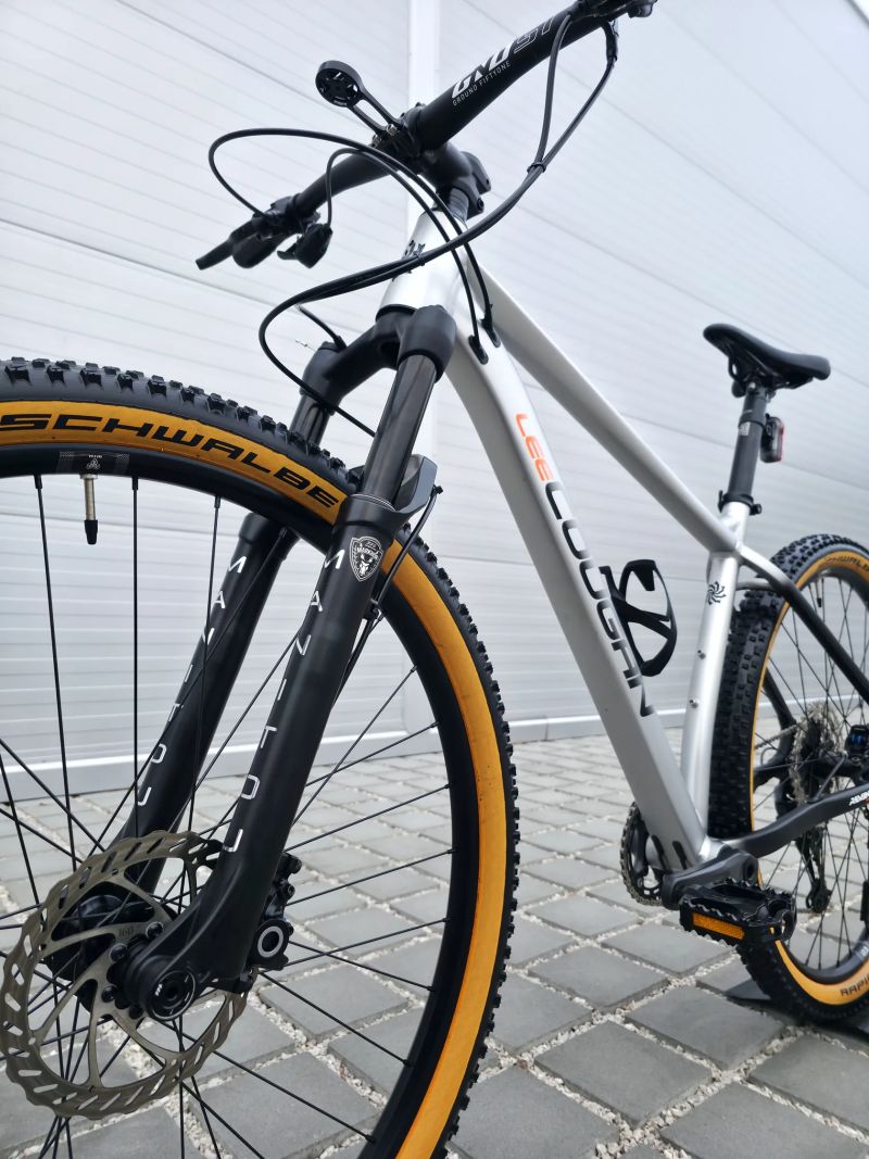 Horské kolo Lee Cougan Revenge 29″ velikost M / Magura / vzduchová vidlice Manitou / Shimano Deore