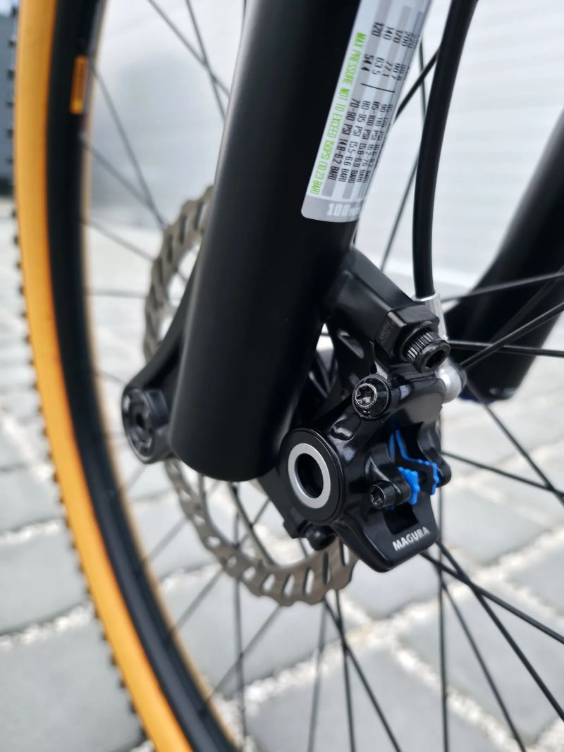 Horské kolo Lee Cougan Revenge 29″ velikost M / Magura / vzduchová vidlice Manitou / Shimano Deore