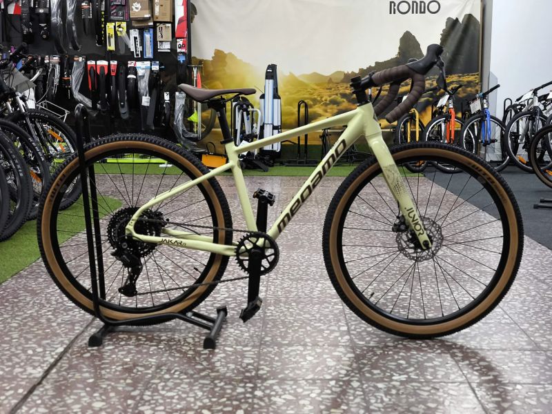!NOVÝ! Megamo Jakar JUNIOR - sand - dětský gravel pro výšku 120-150cm, 26"kola