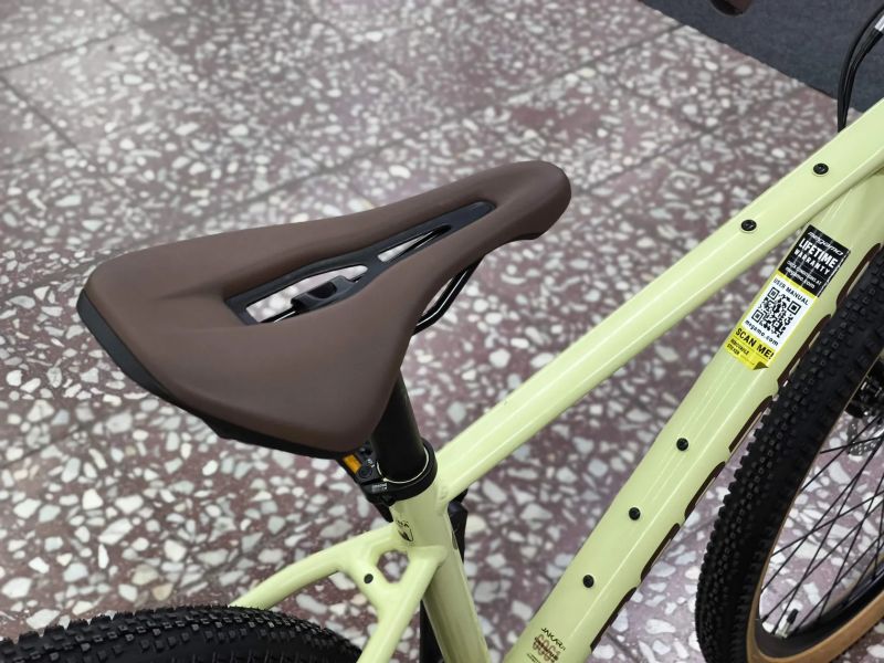 !NOVÝ! Megamo Jakar JUNIOR - sand - dětský gravel pro výšku 120-150cm, 26"kola