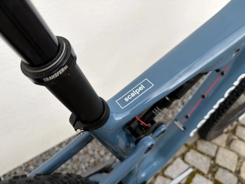 Cannondale Scalpel Carbon 2 Lefty Storm Cloud, Rally Red w/ Tigershark 