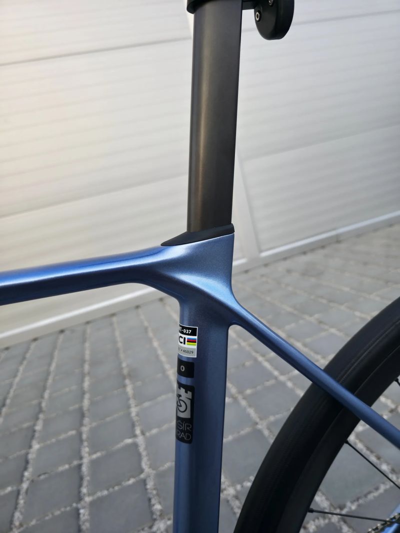 Silniční kolo Giant TCR Advanced Carbon 0 PC 105 Di2 2025 Frost Silver – velikost L