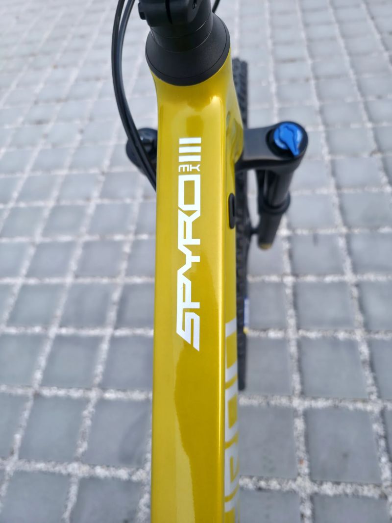 Horské kolo Qayron Spyro MKIII 5 Mustard/Black 29″ velikost XL / Nové / Shimano Deore