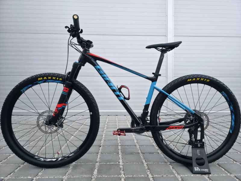 Horské kolo Giant Fathom 0 29″ - velikost M / FOX 32 / Shimano XT