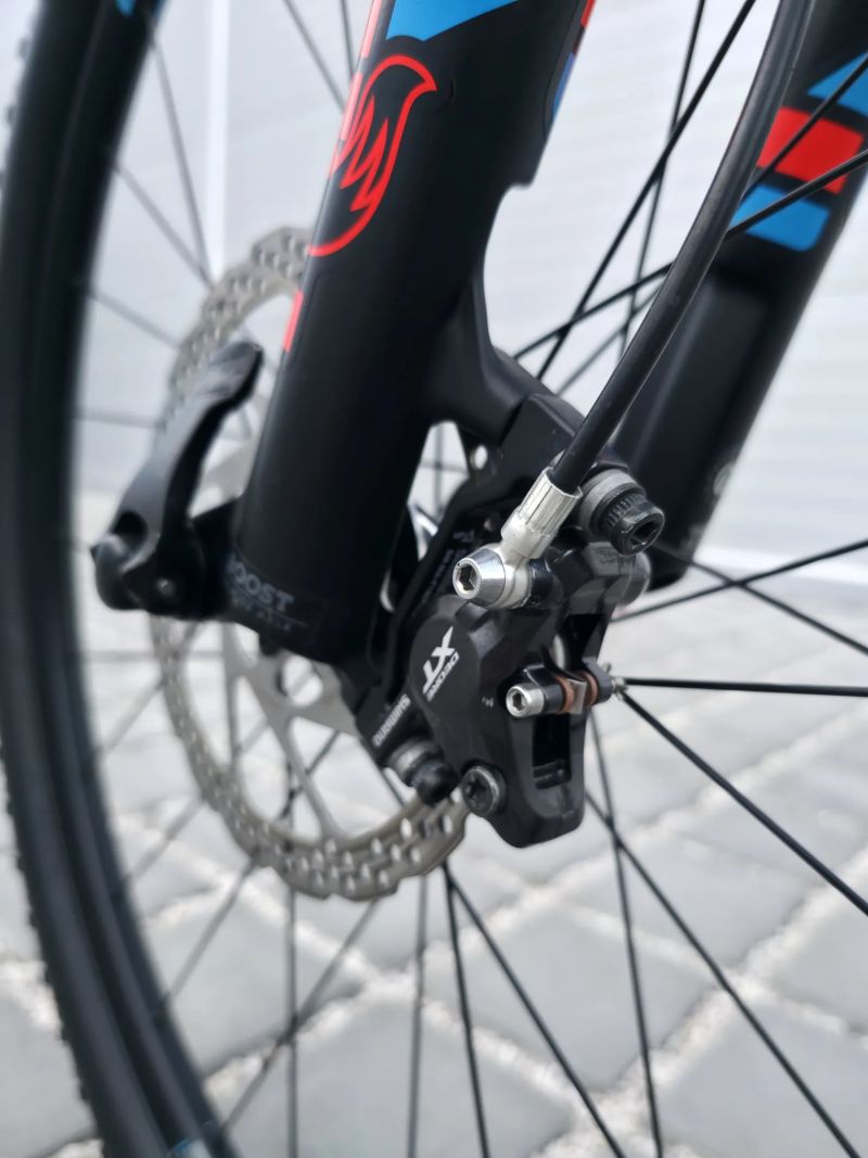 Horské kolo Giant Fathom 0 29″ - velikost M / FOX 32 / Shimano XT