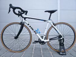 Silniční kolo Trek Domane 2.3 Shimano 105 - velikost S