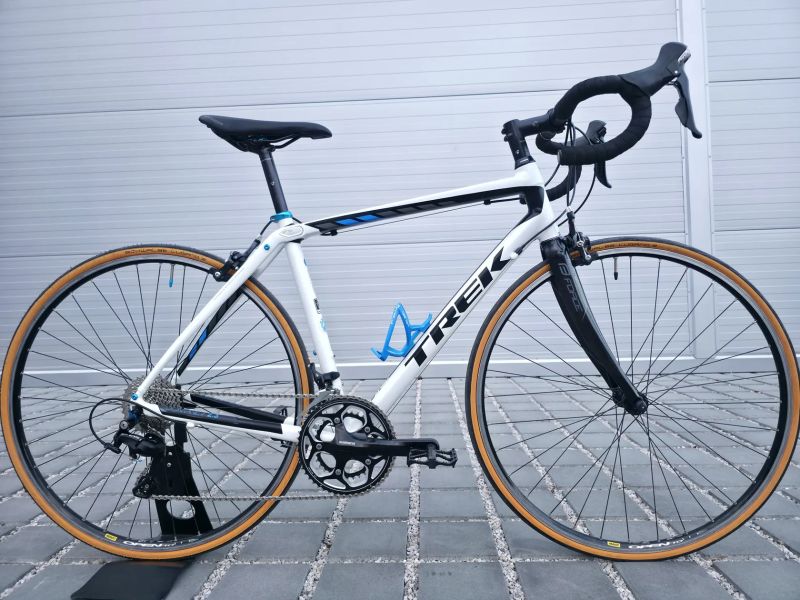 Silniční kolo Trek Domane 2.3 Shimano 105 - velikost S