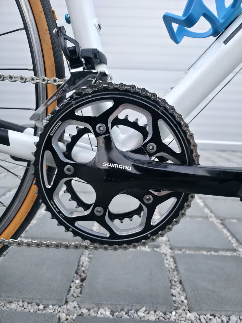 Silniční kolo Trek Domane 2.3 Shimano 105 - velikost S