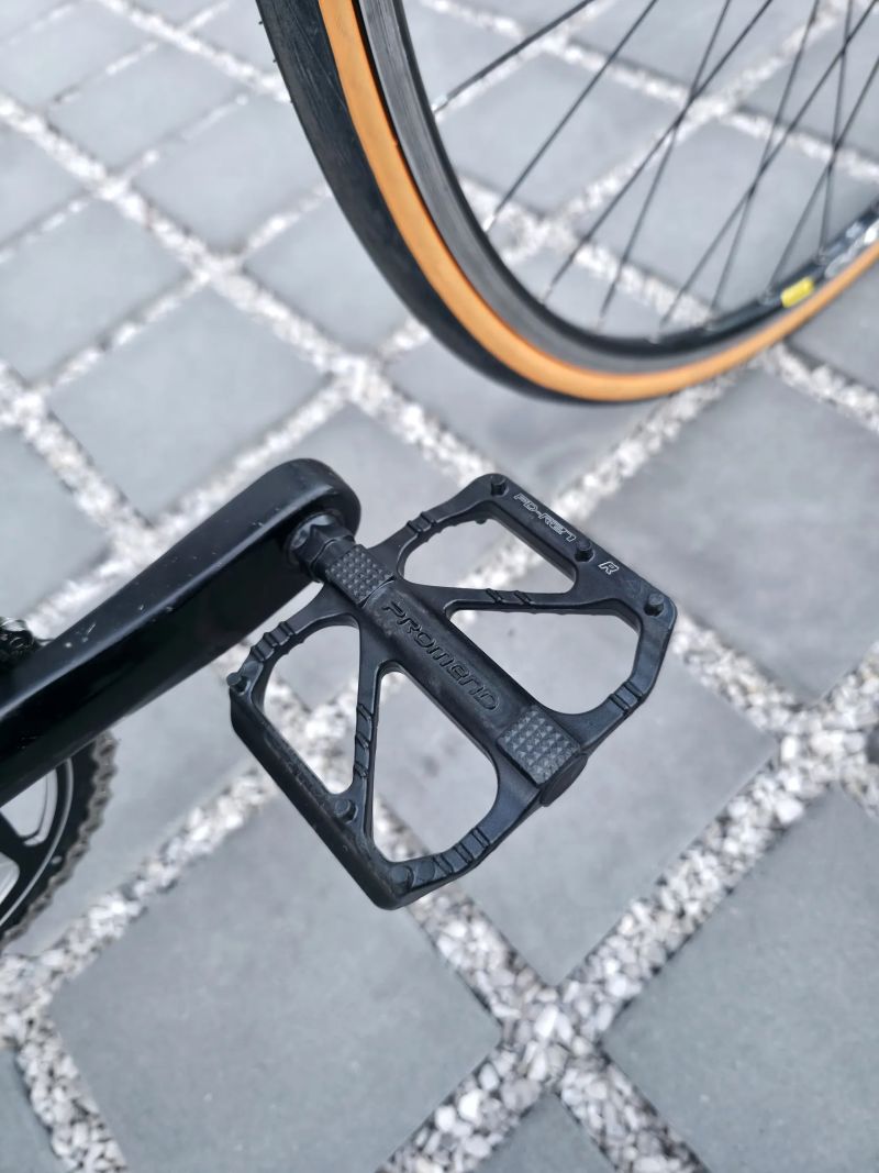 Silniční kolo Trek Domane 2.3 Shimano 105 - velikost S