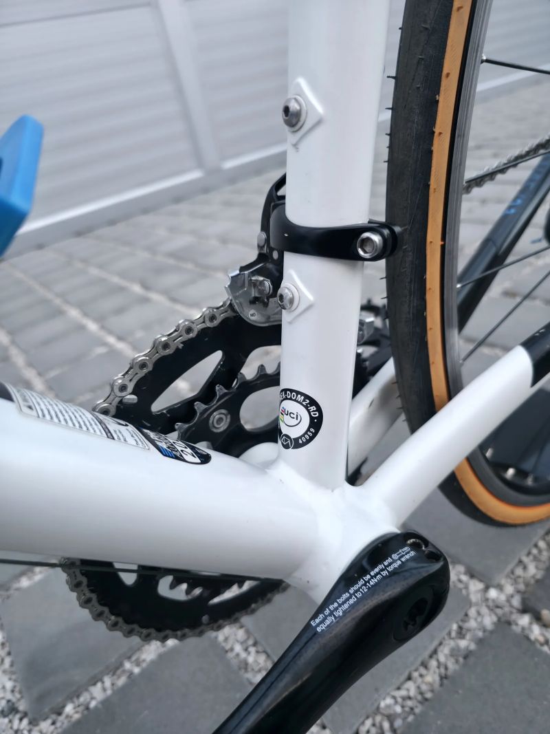 Silniční kolo Trek Domane 2.3 Shimano 105 - velikost S