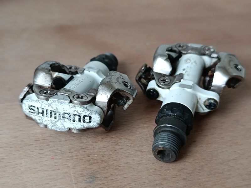 Nášlapné pedály Shimano PD-M520 bílé 