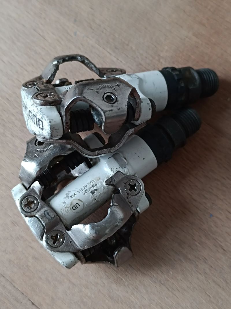 Nášlapné pedály Shimano PD-M520 bílé 