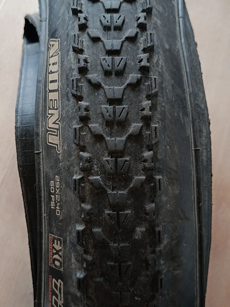 Maxxis Ardent a Forekaster 29 x 2,4 kevlar