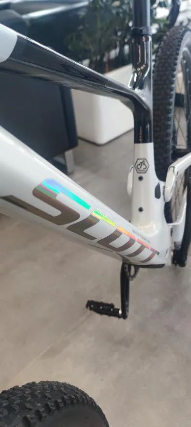 Prodám Scott Spark RC Team (Cumulus White/Carbon Black), vel. L 