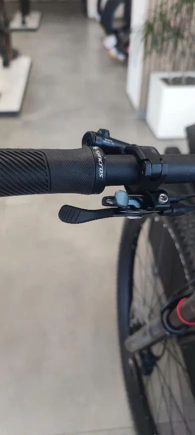 Prodám Scott Spark RC Team (Cumulus White/Carbon Black), vel. L 