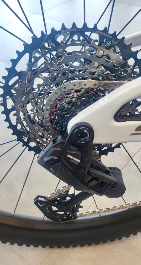 Prodám Scott Spark RC Team (Cumulus White/Carbon Black), vel. L 