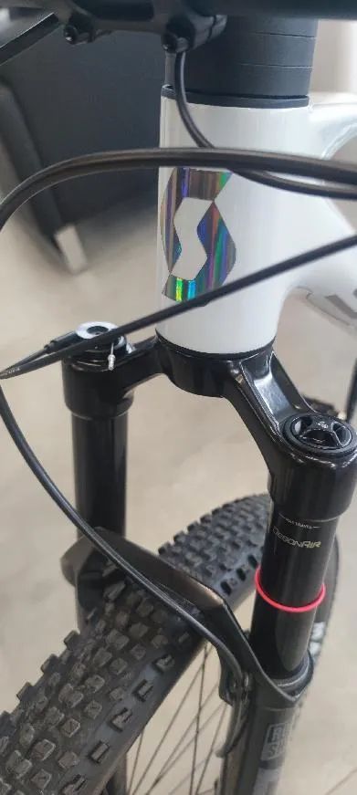 Prodám Scott Spark RC Team (Cumulus White/Carbon Black), vel. L 