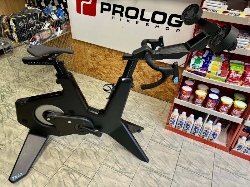 Chytrý renažer TACX NEO BIKE Smart 