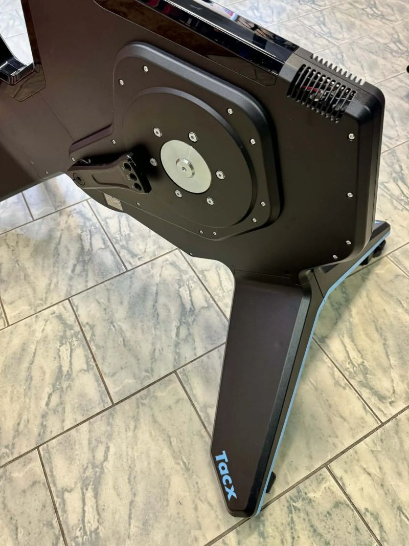 Chytrý renažer TACX NEO BIKE Smart 