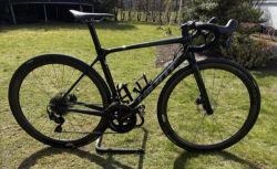 Giant TCR Advanced 1 (2024) – karbon, Shimano 105