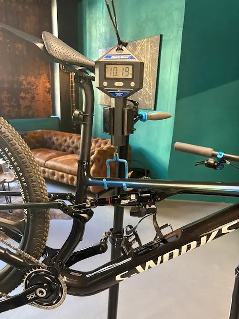 Specialized S-Works Epic 8 Flight Attendant, vel M, najeto pouze 216km, záruka do 04/2026