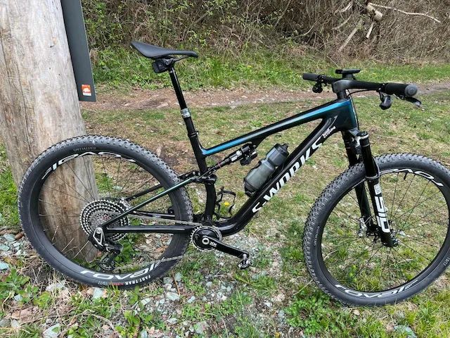 Specialized S-Works Epic 8 Flight Attendant, vel M, najeto pouze 216km, záruka do 04/2026