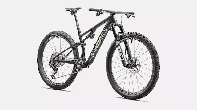 Specialized S-Works Epic 8 Flight Attendant, vel M, najeto pouze 216km, záruka do 04/2026