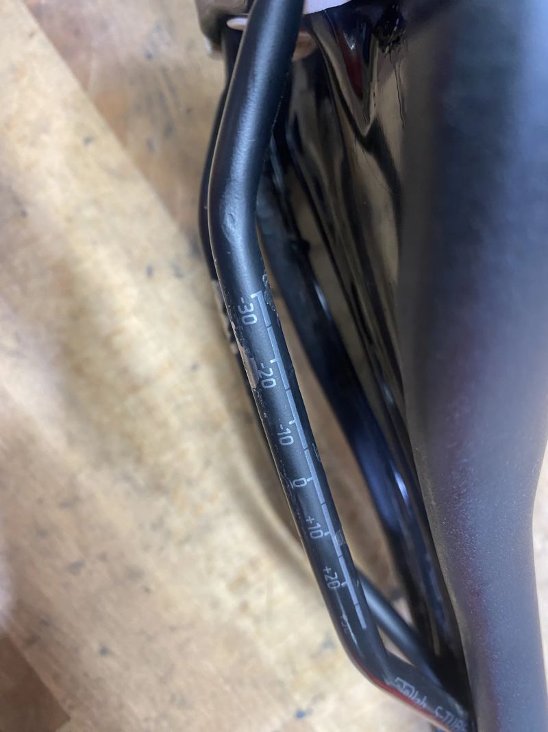 Sedlo SQlab Ergowave active 15cm