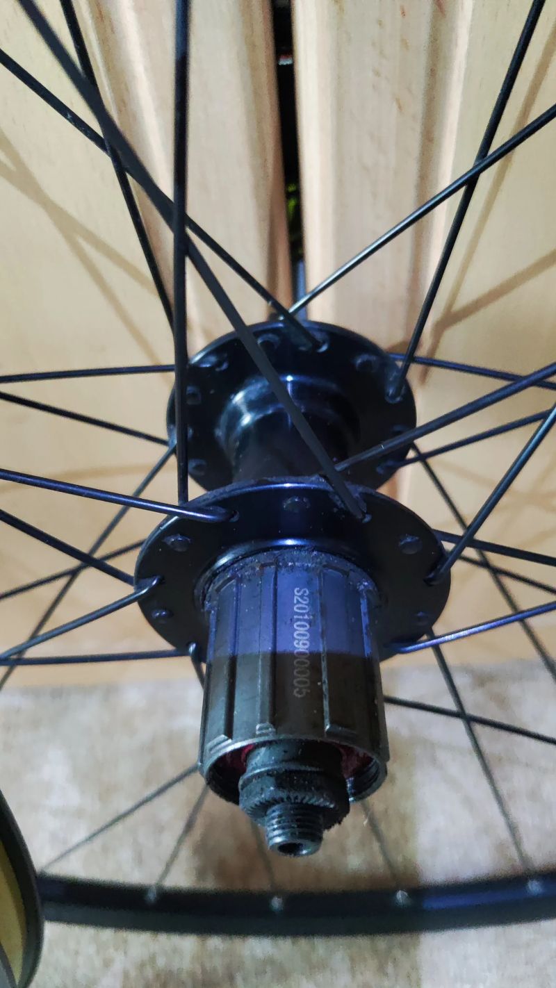 Zapletená ALU kola 28" rychloupínák 