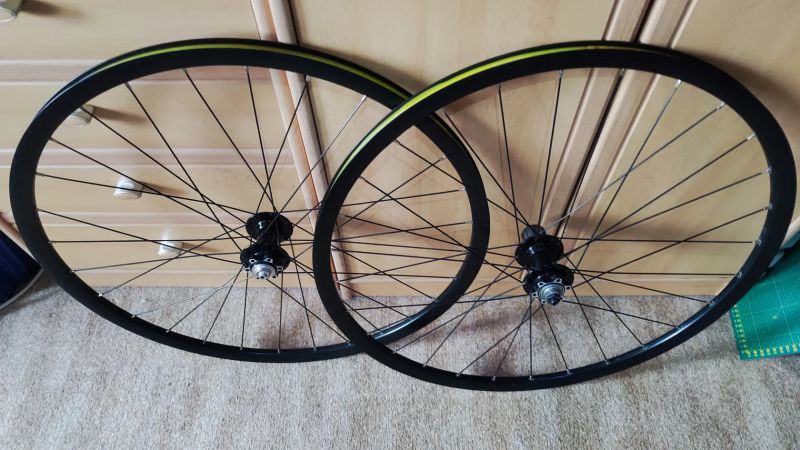 Zapletená ALU kola 28" rychloupínák 