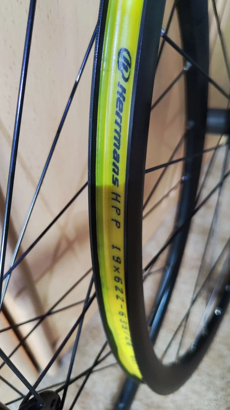 Zapletená ALU kola 28" rychloupínák 