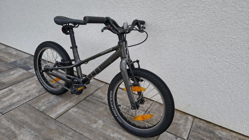 Specialized Jett Single Speed 16'' Gloss Blaze/Black, dobrý stav, koupeno 2024