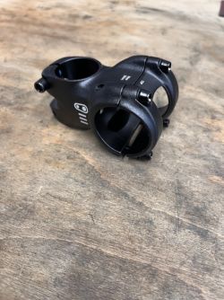 Crankbrothers mtb představec 40mm délka na průměr 35mm