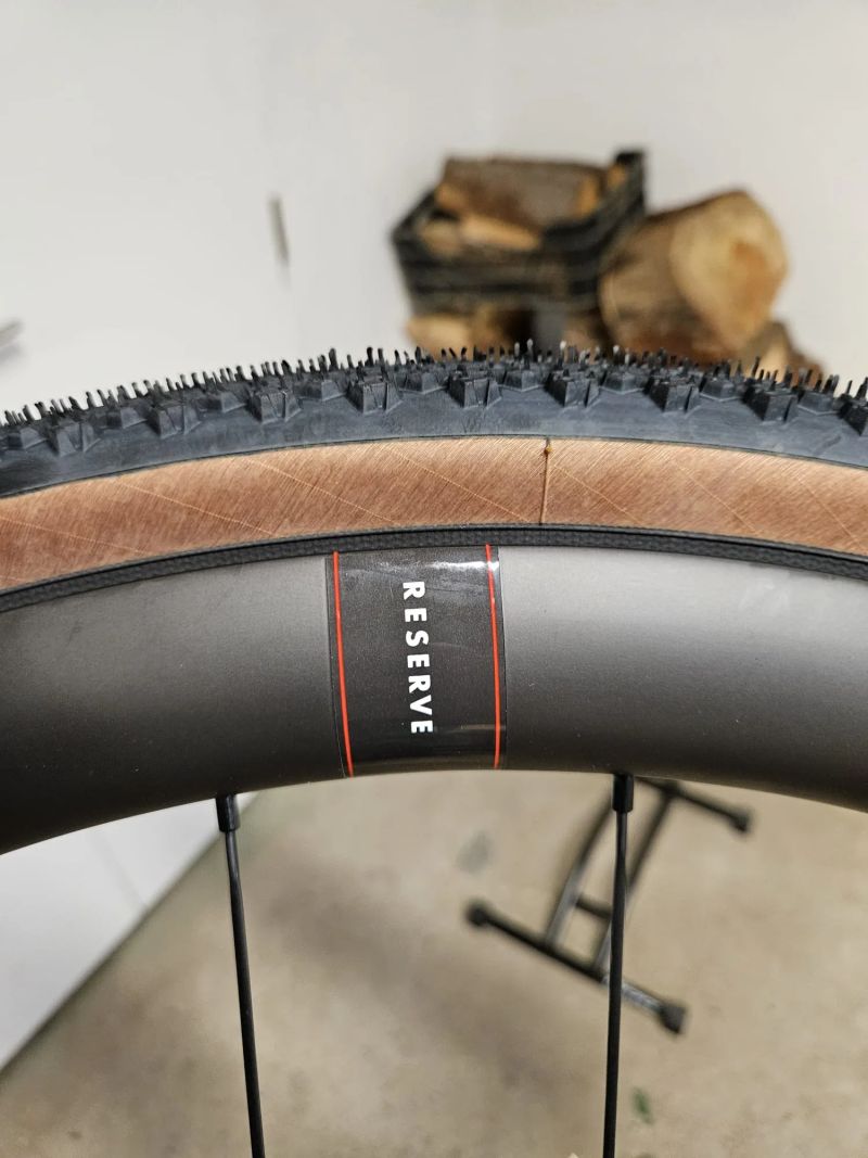 Reserve 40/44 GR na nábojích DT Swiss 180 s keramickými ložisky