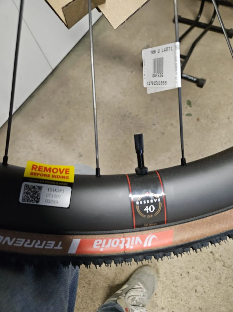 Reserve 40/44 GR na nábojích DT Swiss 180 s keramickými ložisky