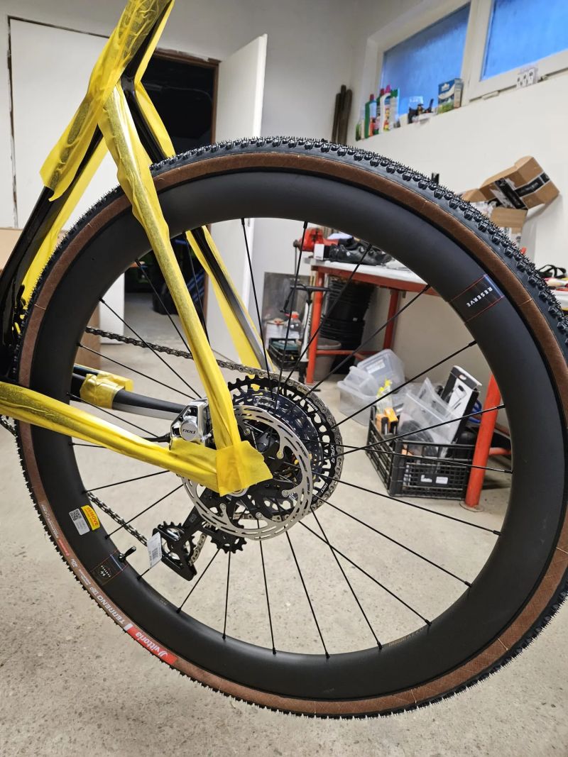 Reserve 40/44 GR na nábojích DT Swiss 180 s keramickými ložisky