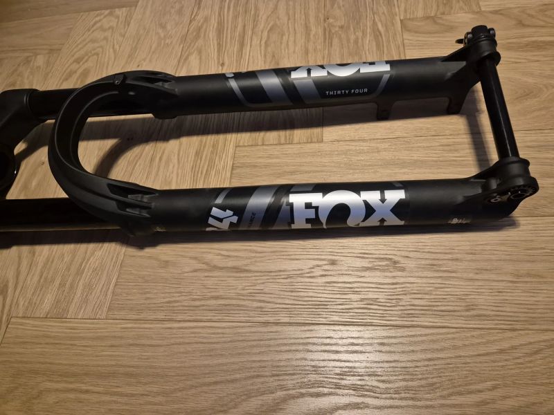 Prodám novou vidlici FOX 34 SL Performance.