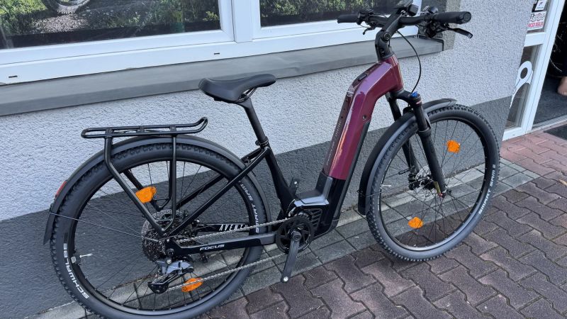 Nové nízkonástupové elektrokolo Focus Aventura2 6.8