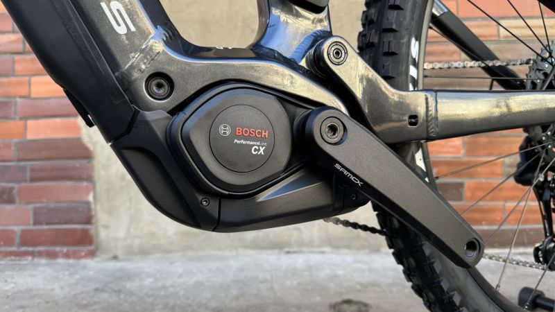 Nové elektrokolo Focus Thron2 6.6 DiamondBlack