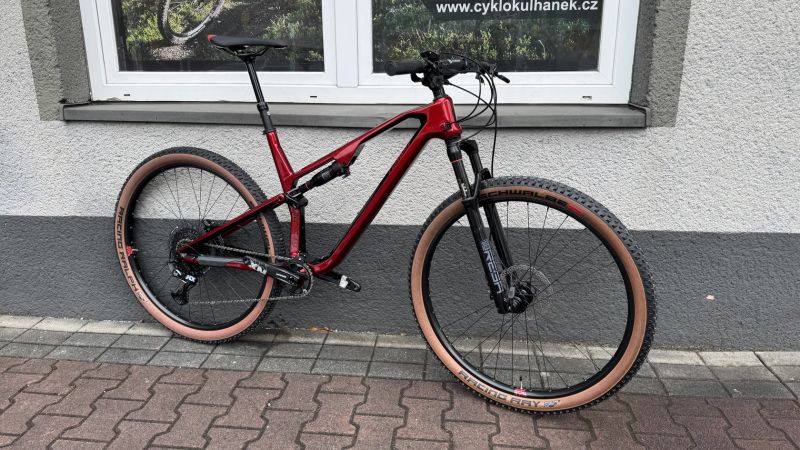 Nové kolo Conway RLC FS 4.9