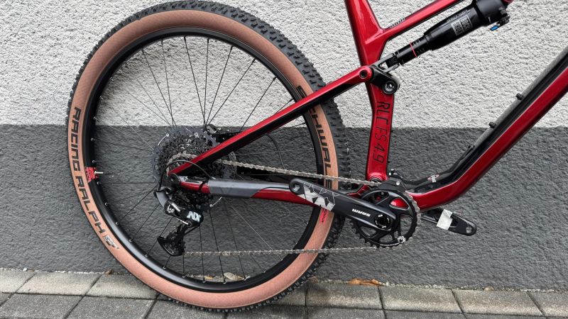 Nové kolo Conway RLC FS 4.9