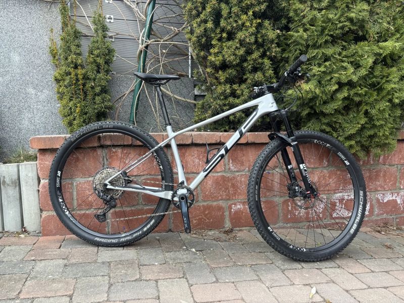 Superior XP 969 vel.M/17,5 palců 