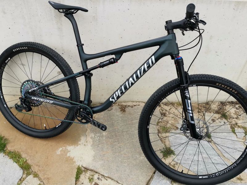 Specialized Epic PRO - Top osazení i stav-Zánovní-min.nájezd(ježděno ženou)..PC přes 200.tis...